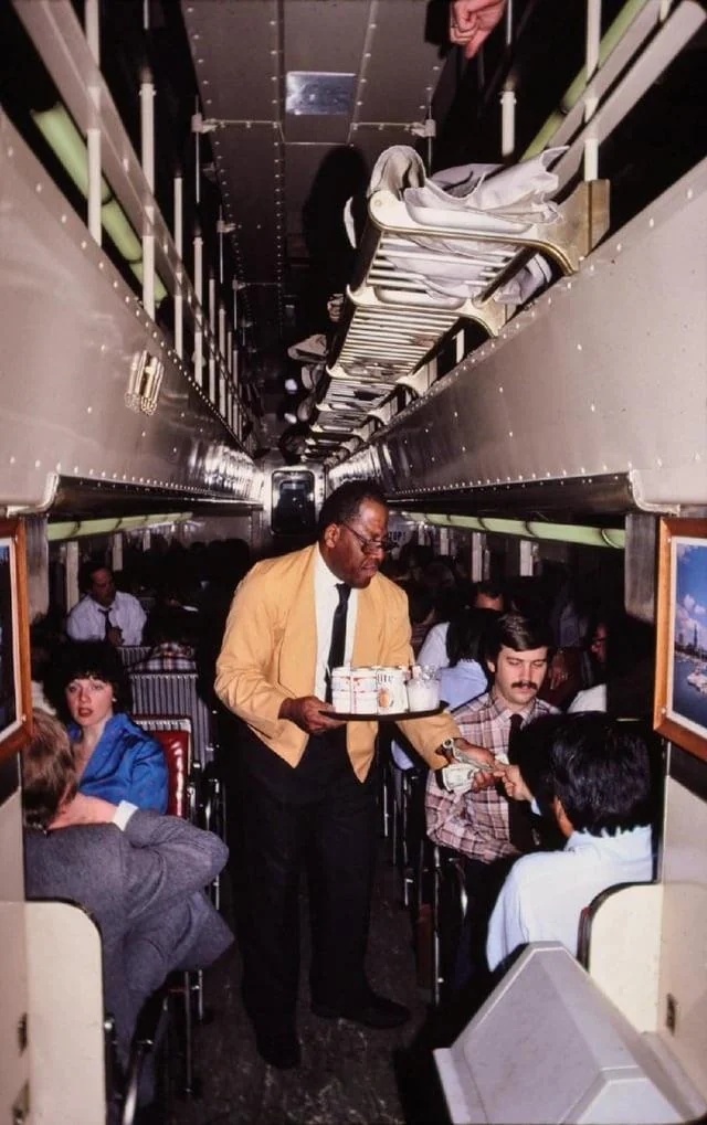 Commuter happy hour? Metra teases return of bar cars
